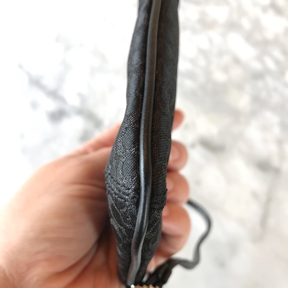Coach | Small Signature Wristlet - Picture 4 of 6